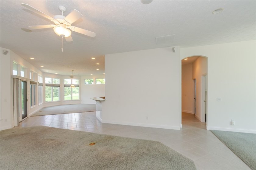 Experience elegant living in this quality custom ranch - photo 11