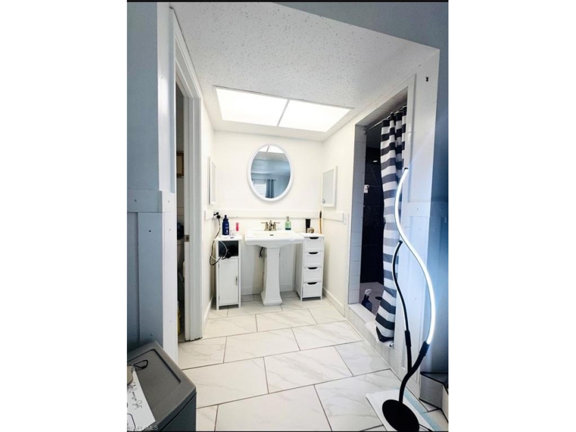 Move-In Ready Home in Punta Gorda! This light and bright home - photo 11