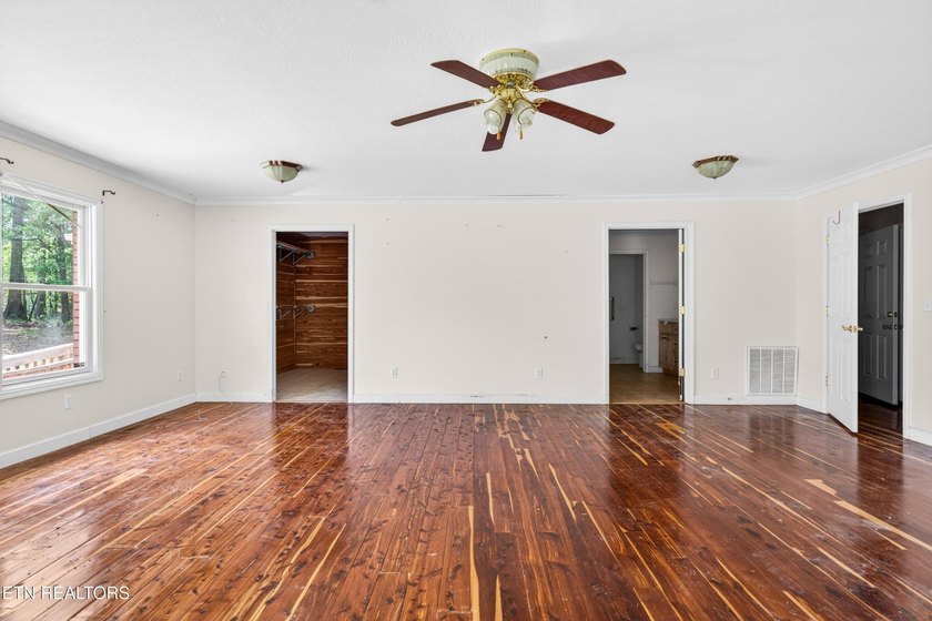 Spacious Full-Brick Home with Endless Potential in Beautiful - photo 31