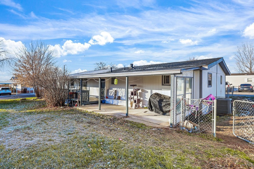 *** GORGEOUS RECENTLY REMODELED 3 BEDROOM / 2 BATH *** Open - photo 5