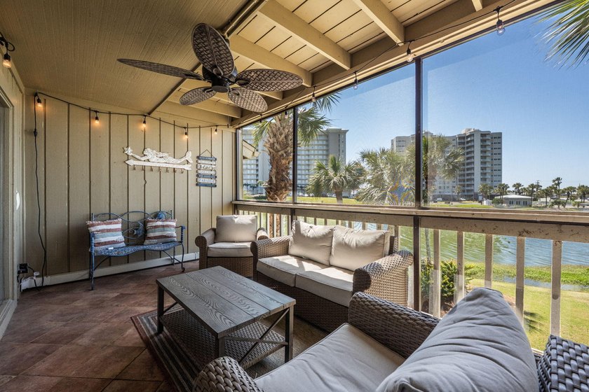 Wake up to layered water views most Seascape buyers only dream - photo 20