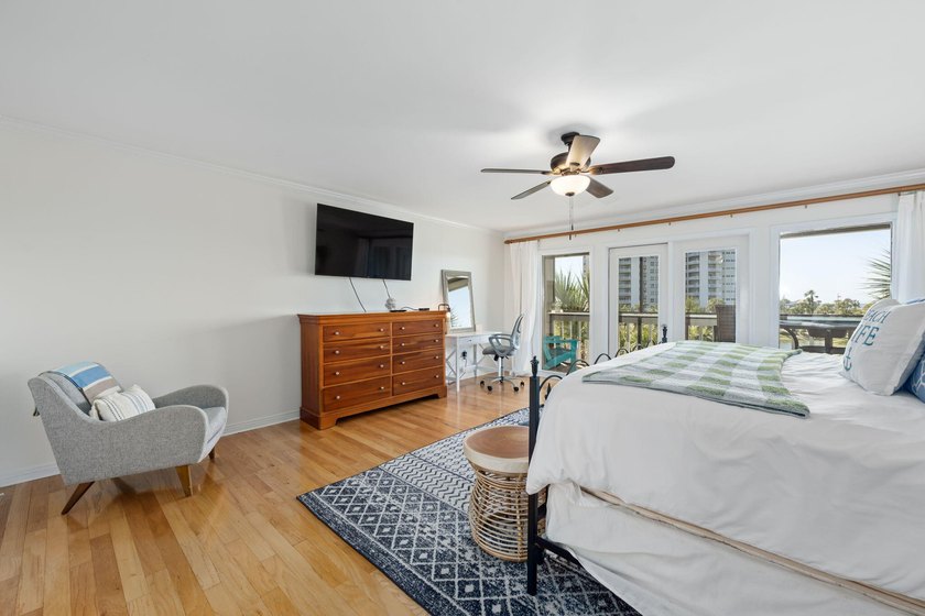 Wake up to layered water views most Seascape buyers only dream - photo 42