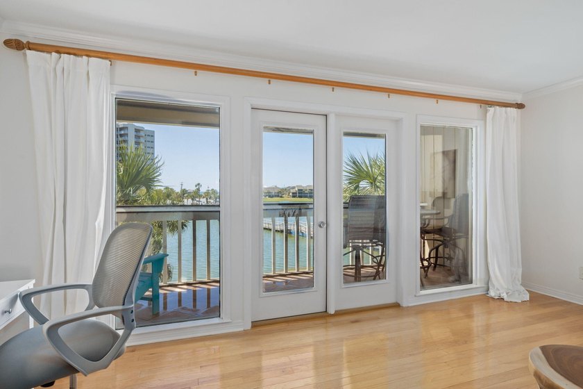 Wake up to layered water views most Seascape buyers only dream - photo 44