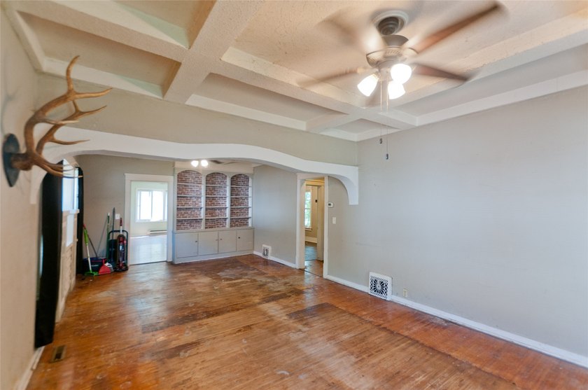 This charming 2 bedroom, 1 bath home is full of potential and - photo 11