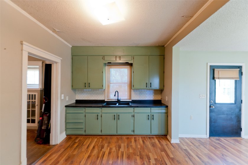 This charming 2 bedroom, 1 bath home is full of potential and - photo 14