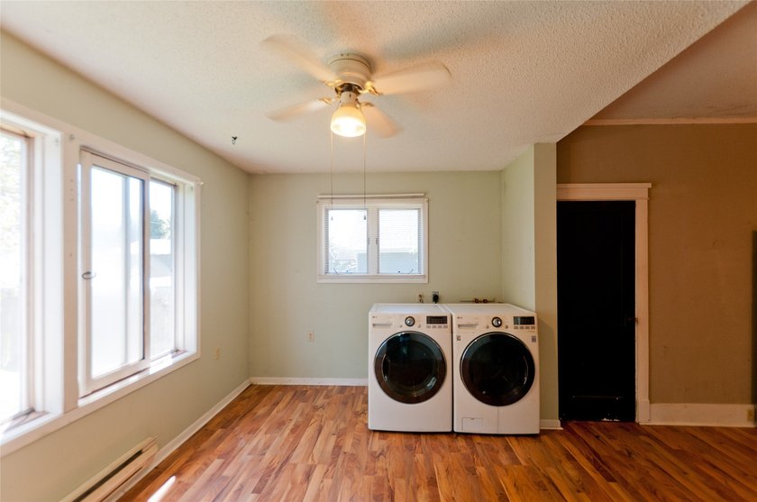 This charming 2 bedroom, 1 bath home is full of potential and - photo 15