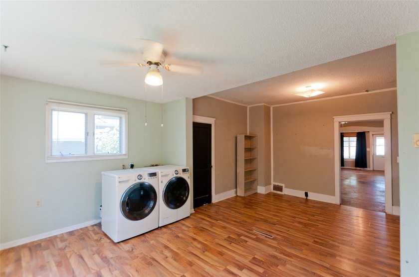 This charming 2 bedroom, 1 bath home is full of potential and - photo 16