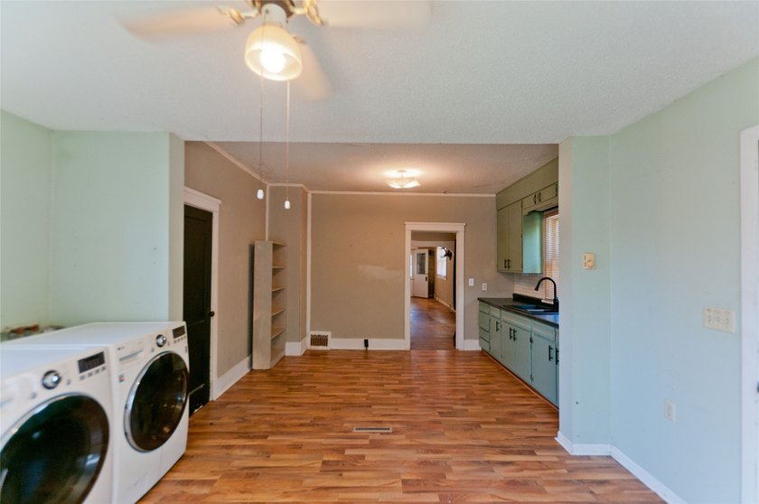 This charming 2 bedroom, 1 bath home is full of potential and - photo 17