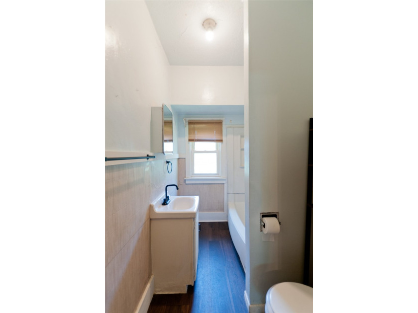 This charming 2 bedroom, 1 bath home is full of potential and - photo 21