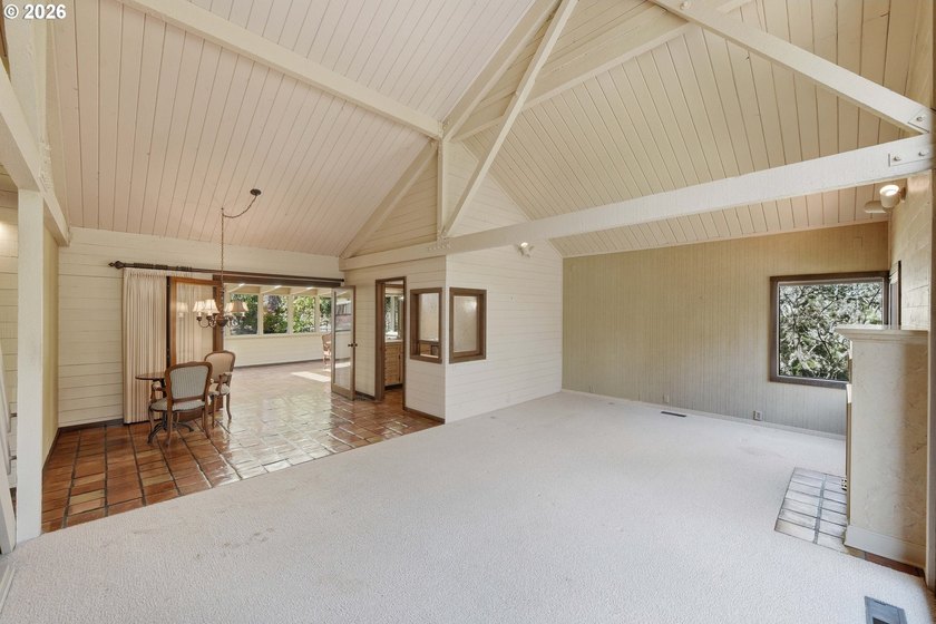 Custom townhouse tucked away on 3+ private, in-town acres - photo 6