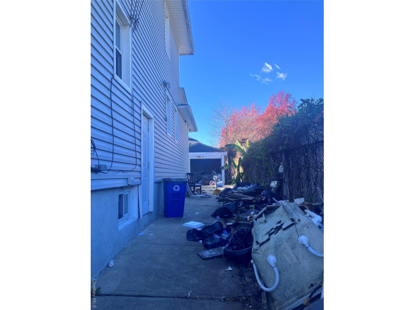 Opportunity awaits! This property offers incredible potential - photo 3