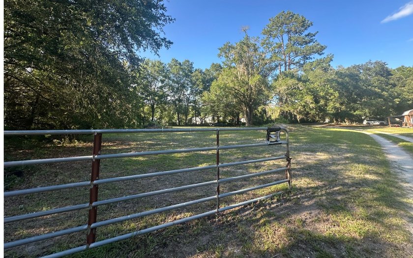 ENDLESS POSSIBILITIES! Seller willing to help with closing costs - photo 8