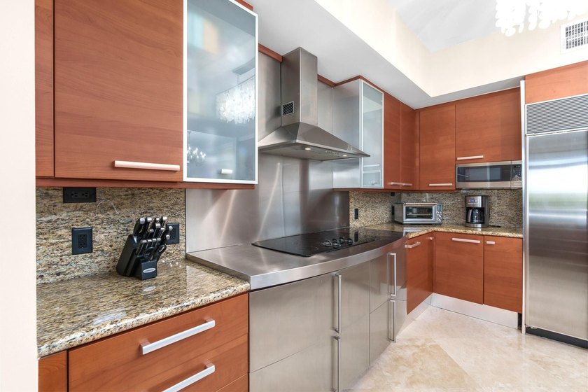 WELCOME HOME TO DEERFIELD BEACH'S PREMIER LUXURY RESIDENCE - photo 4