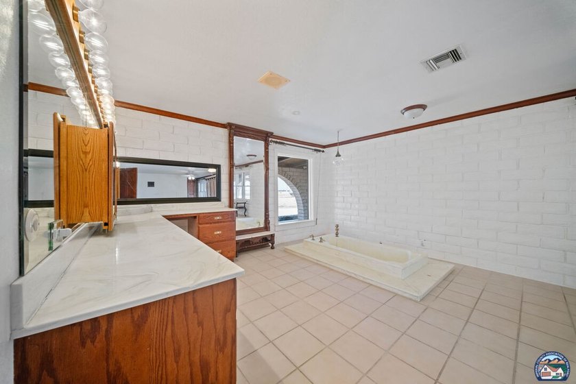 Luxury Ranch Estate on 12.86 Acres | Horse Property in El Centro - photo 30