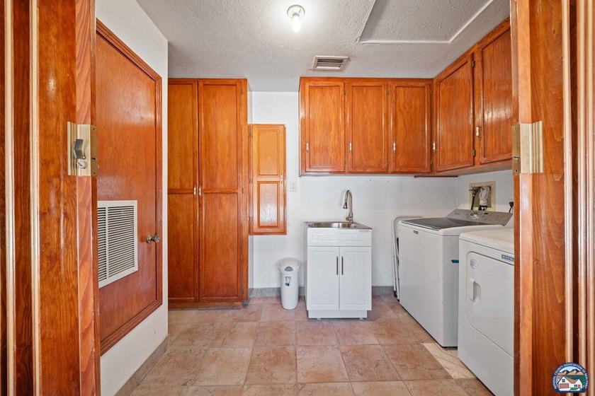 Luxury Ranch Estate on 12.86 Acres | Horse Property in El Centro - photo 45