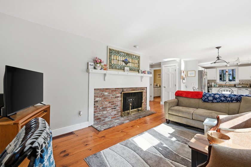 Deeded Sandy Beach Rights on Follins Pond With Direct Access To - photo 14