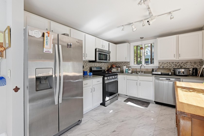 Deeded Sandy Beach Rights on Follins Pond With Direct Access To - photo 16