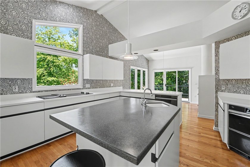 If you're searching for a home with distinctive character - photo 21