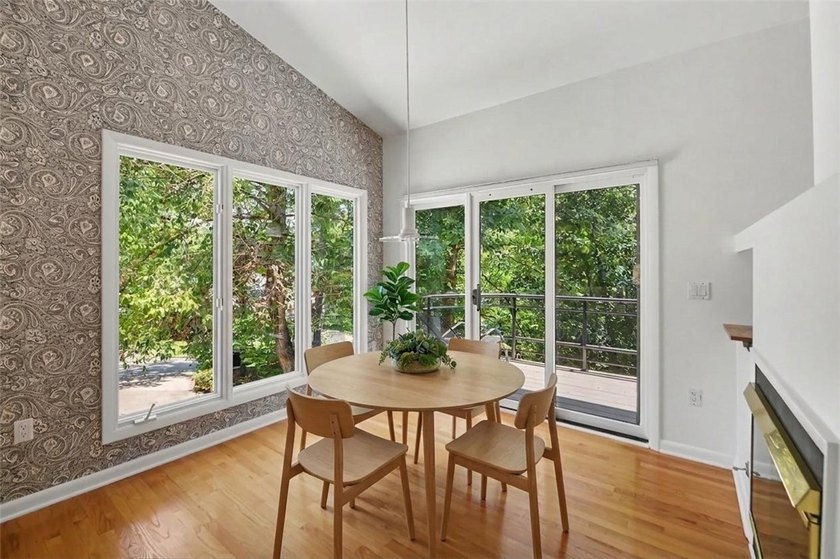 If you're searching for a home with distinctive character - photo 28