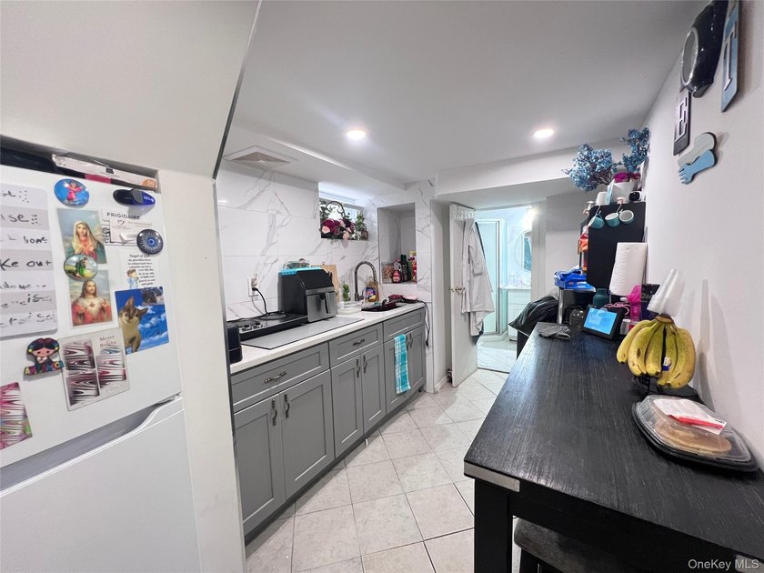 Beautiful 3-story Colonial single-family home in the heart of - photo 31