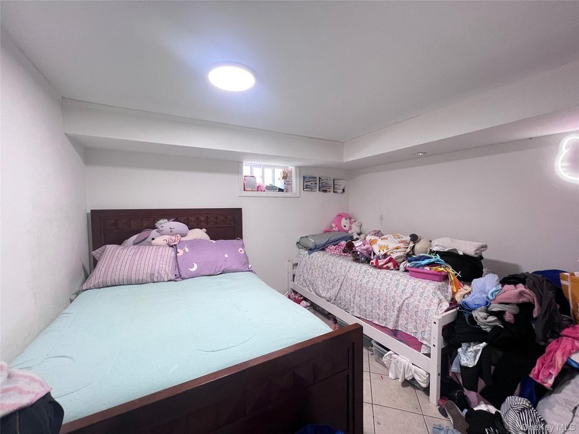 Beautiful 3-story Colonial single-family home in the heart of - photo 33