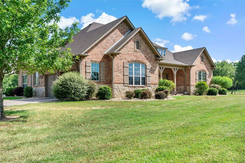 Luxury Country Estate on 26.78+/- Acres with Water Rights - photo 3