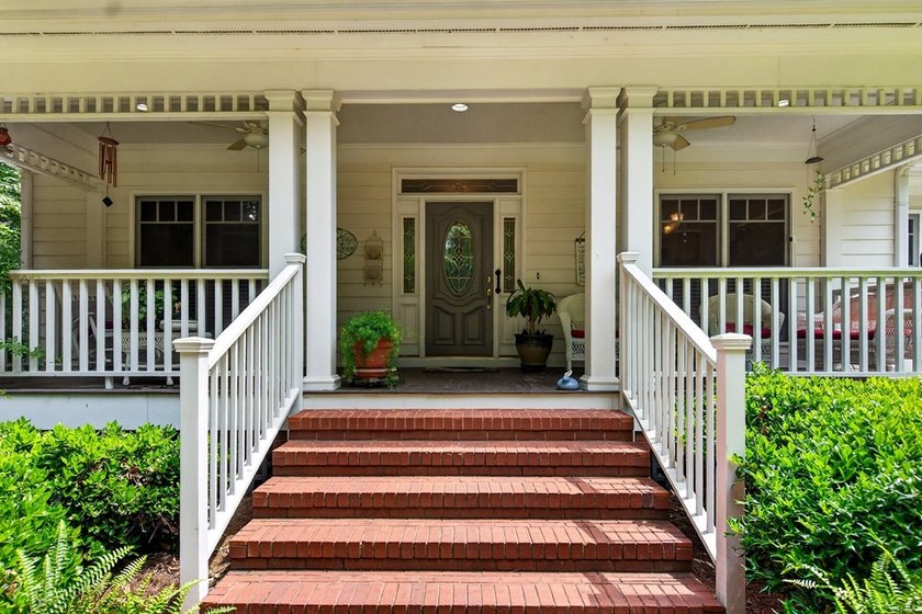 PLEASE FIND VIDEO TOUR LINK Custom-built Southern Living-style - photo 3