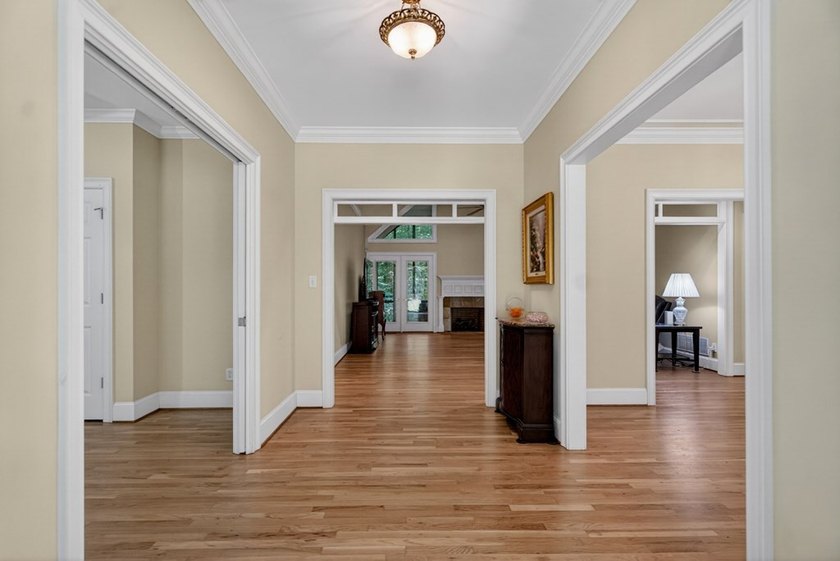 PLEASE FIND VIDEO TOUR LINK Custom-built Southern Living-style - photo 4