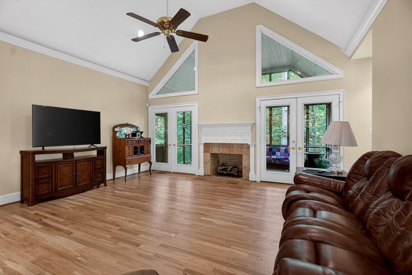 PLEASE FIND VIDEO TOUR LINK Custom-built Southern Living-style - photo 9