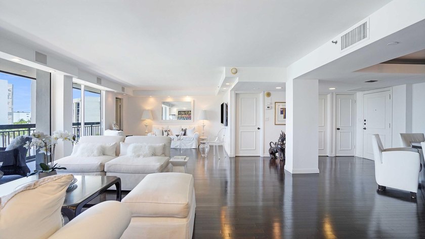 Beautifully reimagined with a refined designer aesthetic, this - photo 5