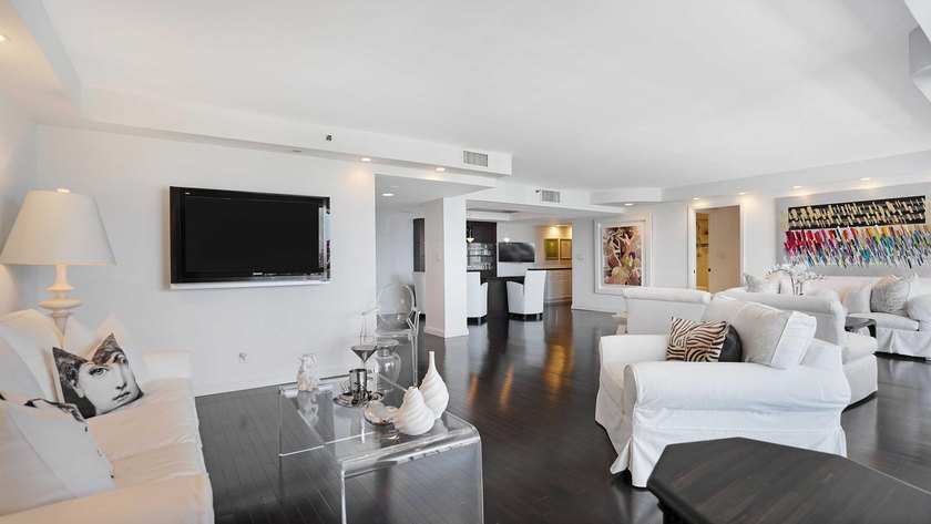 Beautifully reimagined with a refined designer aesthetic, this - photo 6