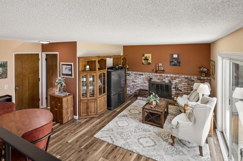 This 4 bedroom 2.5 bath Cambrian home enjoys many upgrades on - photo 12