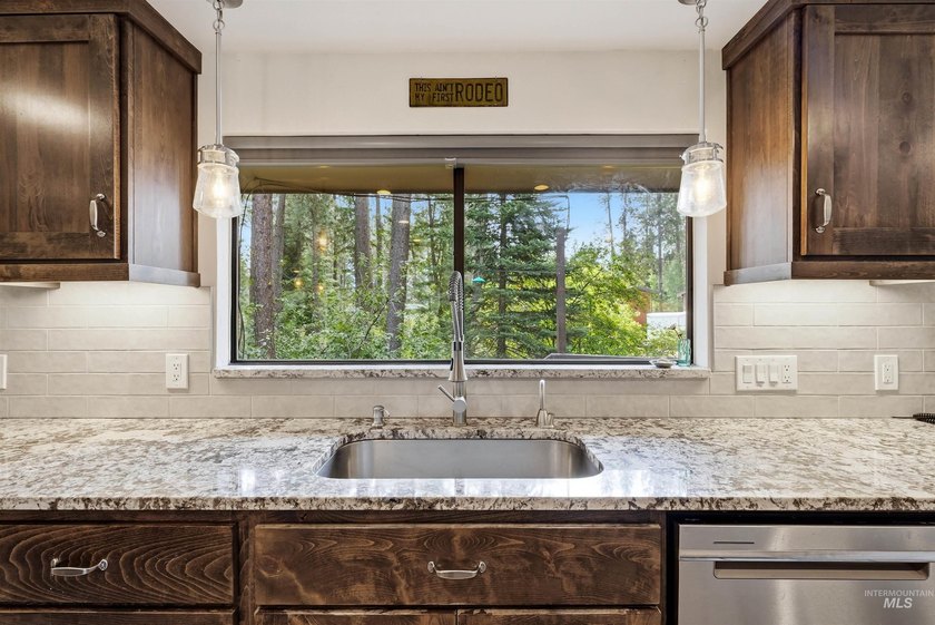 Escape to the mountains without sacrificing modern comfort at 1 - photo 16