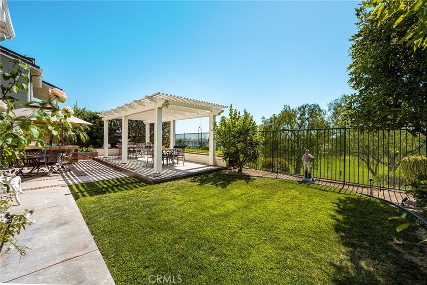 4001 Balmoral - photo 28