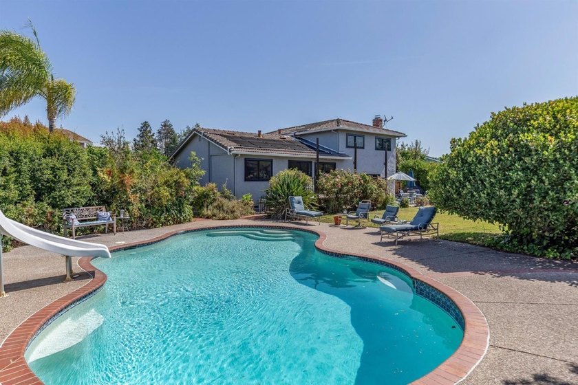 This 4 bedroom 2.5 bath Cambrian home enjoys many upgrades on - photo 29