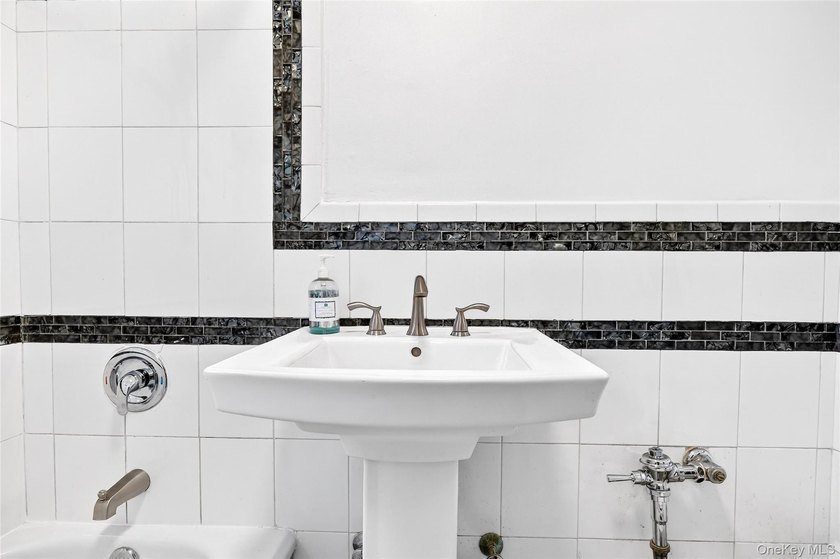 Bright and skillfully updated Junior 1BR on one of the most - photo 30