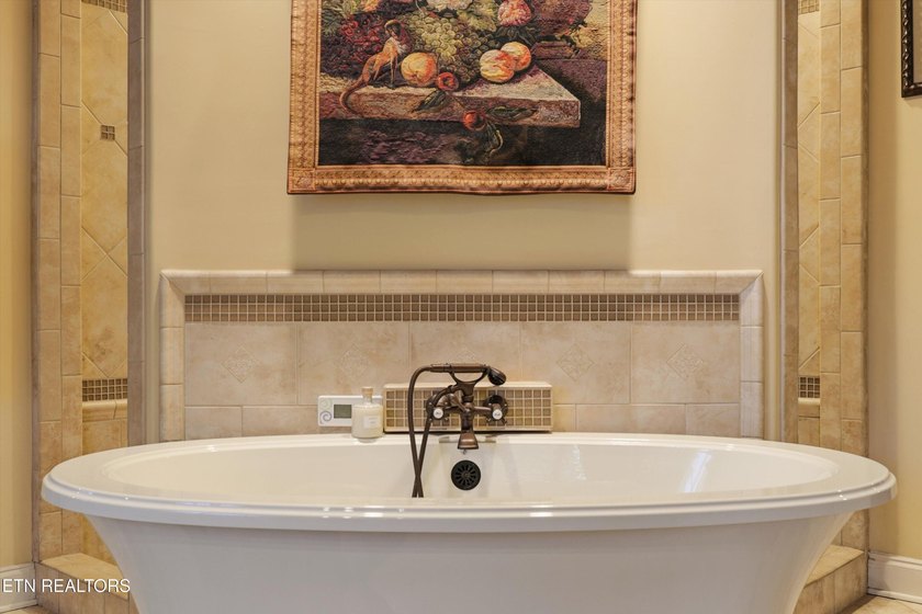 Rare opportunity in Tellico Village, a meticulously maintained - photo 33