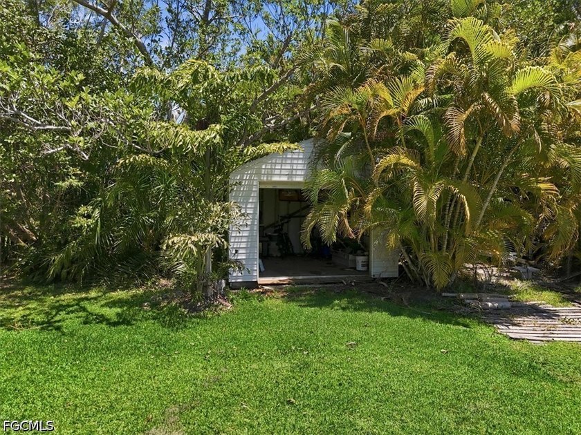 Welcome to your own private Gulf Coast paradise, where luxury - photo 33