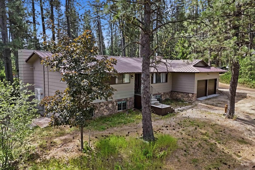 Escape to the mountains without sacrificing modern comfort at 1 - photo 43