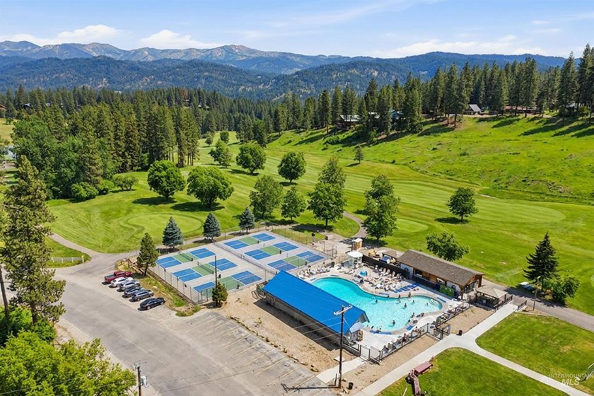 Escape to the mountains without sacrificing modern comfort at 1 - photo 48