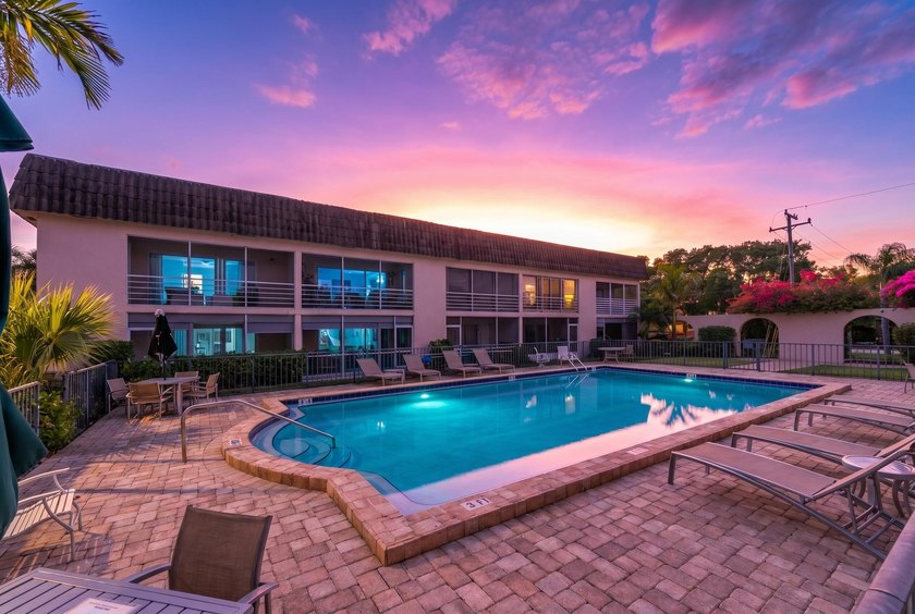 Enjoy easy FL. living in this charming 1-bedroom, 1-bath condo - photo 3