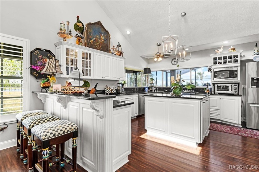 Live the elegant waterfront lifestyle you have always dreamed of - photo 22