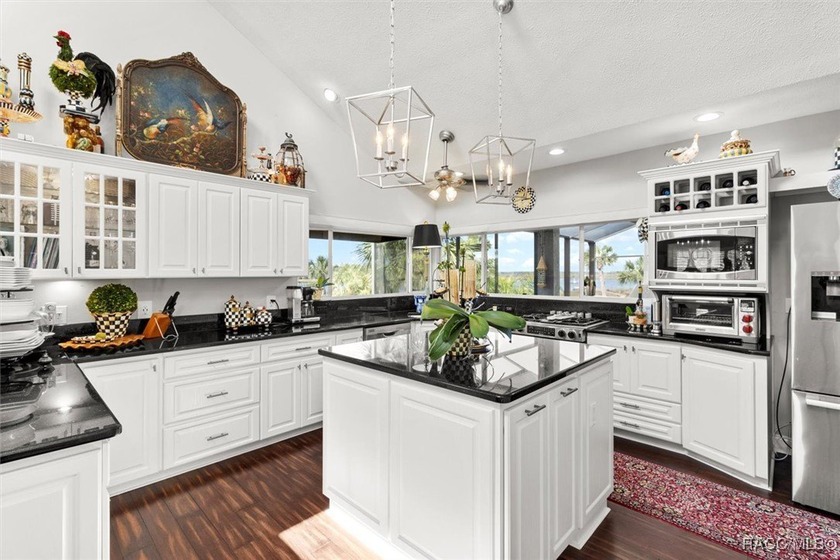 Live the elegant waterfront lifestyle you have always dreamed of - photo 23