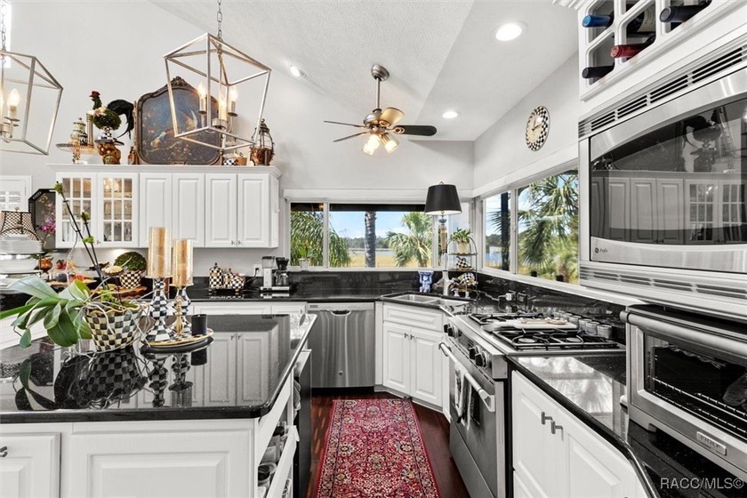 Live the elegant waterfront lifestyle you have always dreamed of - photo 24