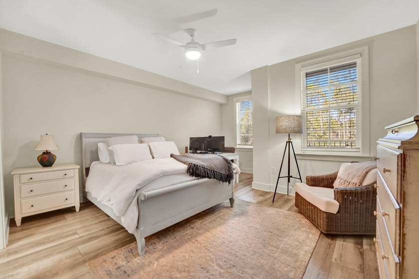 Welcome to your perfect coastal getaway! This beautifully - photo 19