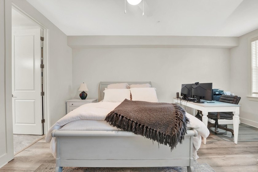 Welcome to your perfect coastal getaway! This beautifully - photo 20