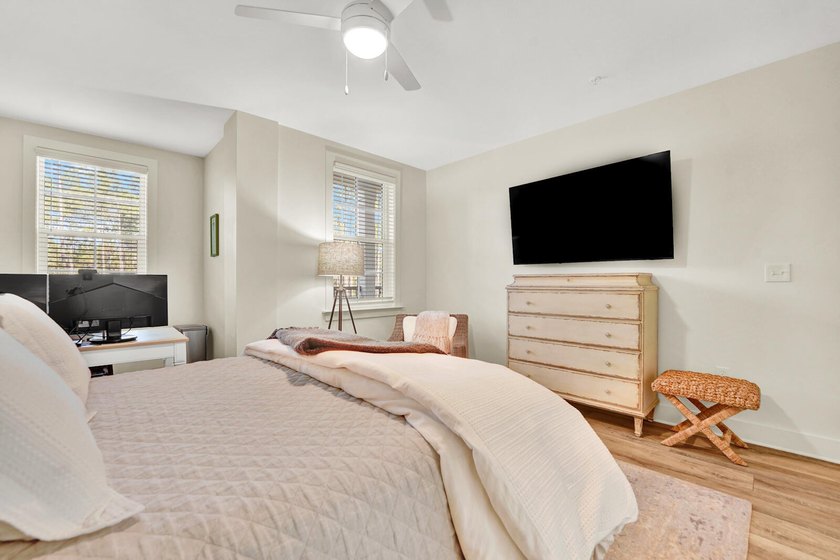 Welcome to your perfect coastal getaway! This beautifully - photo 22