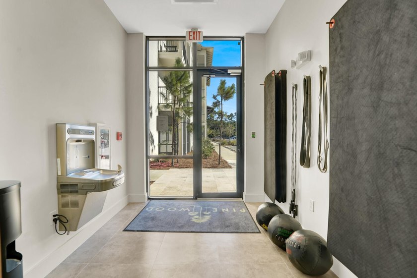 Welcome to your perfect coastal getaway! This beautifully - photo 26