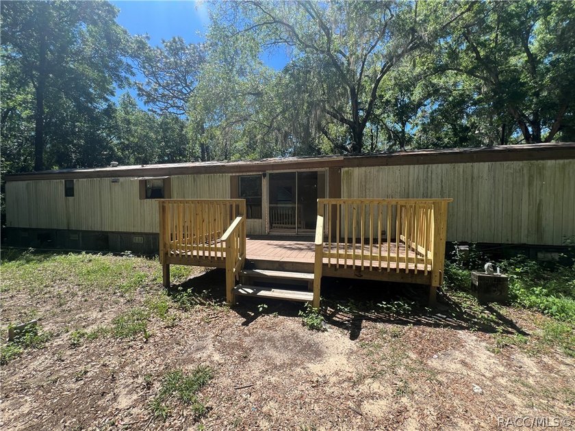 AMAZING POTENTIAL! Check out this incredible opportunity to own - photo 5