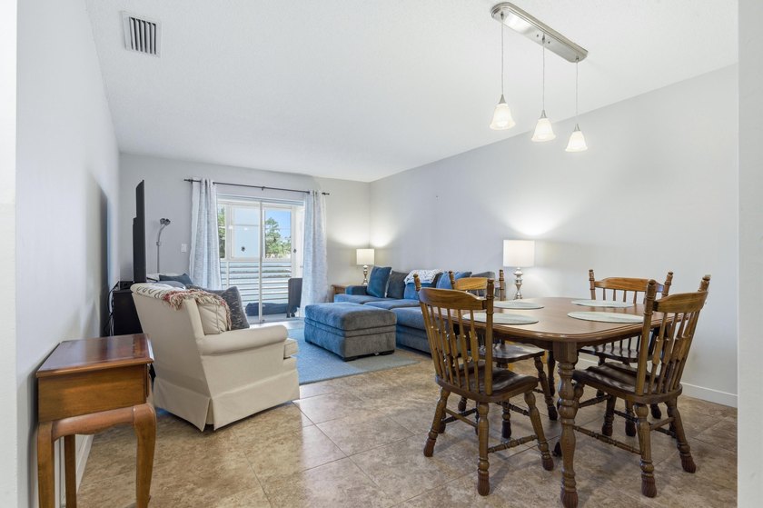 This beautifully maintained second floor, 2-bedroom, 1-bath - photo 4